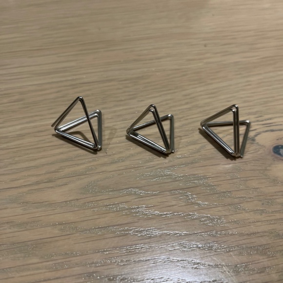 Triangle Metal Place Card Holders (36pc) - Picture 4 of 5